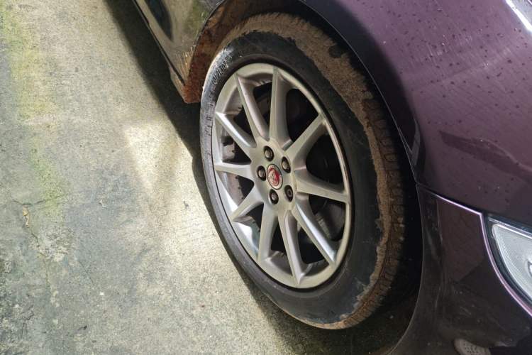 Used Jaguar XJ 2014 XJL 2.0T Two-Wheel-Drive Elegant Business Edition Right Front Wheel Hub