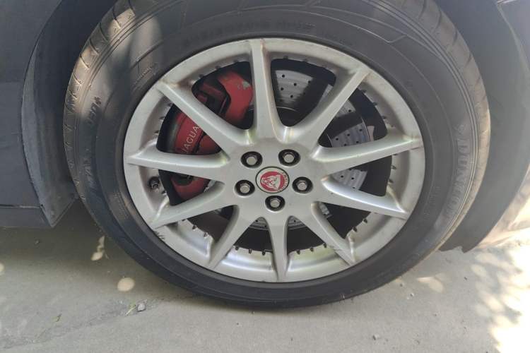 Used Jaguar XJ 2014 XJL 2.0T Two-Wheel-Drive Elegant Business Edition Right Front Wheel Hub