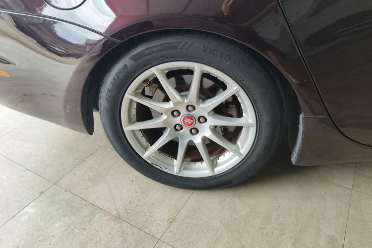 Used Jaguar XJ 2014 XJL 2.0T Two-Wheel-Drive Elegant Business Edition Right Rear Wheel Hub
