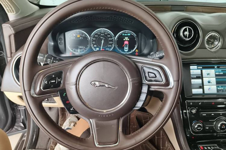 Used Jaguar XJ 2014 XJL 2.0T Two-Wheel-Drive Elegant Business Edition Steering Wheel