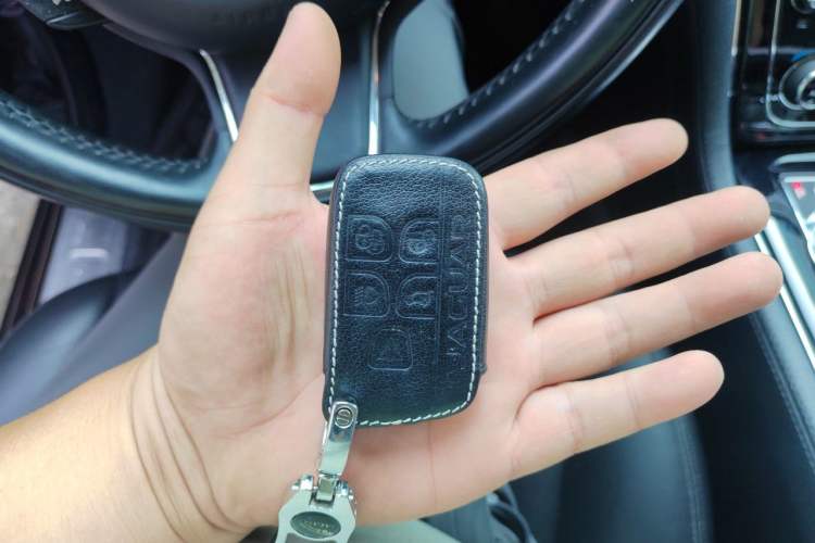 Used Jaguar XJ 2014 XJL 2.0T Two-Wheel-Drive Elegant Business Edition Vehicle Key