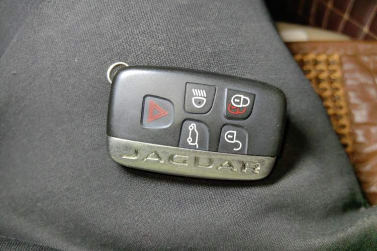Used Jaguar XJ 2014 XJL 3.0 SC Two-Wheel-Drive Panoramic Business Edition Vehicle Key
