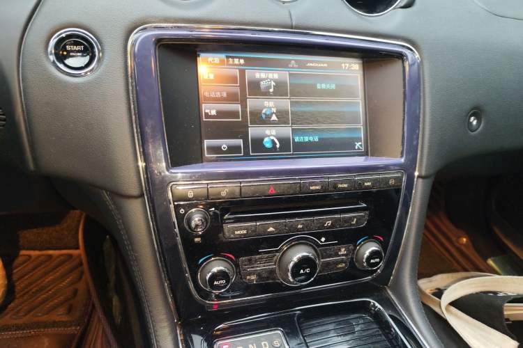 Used Jaguar XJ 2014 XJL 3.0 SC Two-Wheel-Drive Panoramic Business Edition Audio And AC Panel