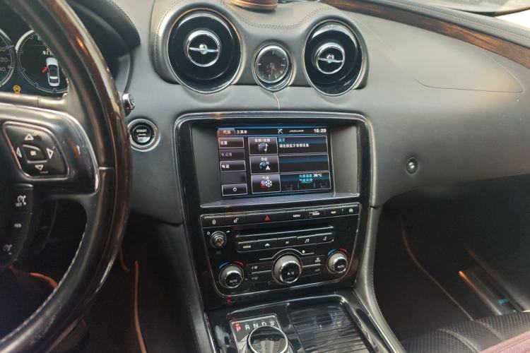Used Jaguar XJ 2014 XJL 3.0 SC Two-Wheel-Drive Flagship Business Edition Audio And AC Panel