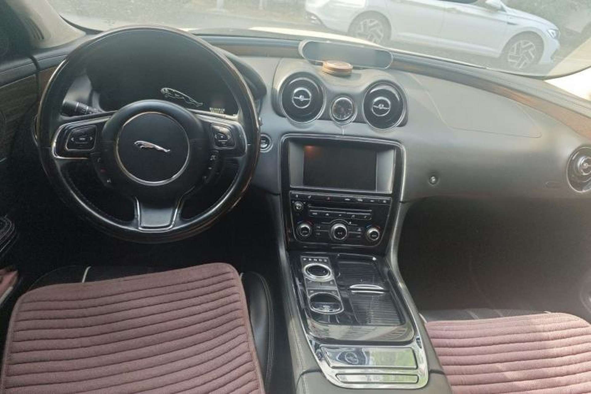 Used Jaguar XJ 2014 XJL 3.0 SC Two-Wheel-Drive Flagship Business Edition Center Console
