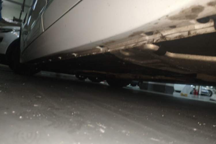 Used Jaguar XJ 2014 XJL 3.0 SC Two-Wheel-Drive Panoramic Business Edition Chassis Rear Left