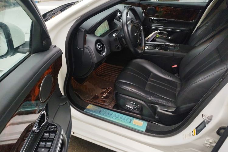 Used Jaguar XJ 2014 XJL 3.0 SC Two-Wheel-Drive Panoramic Business Edition Driver Seat