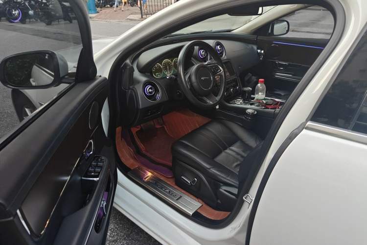 Used Jaguar XJ 2014 XJL 2.0T Two-Wheel-Drive Elegant Business Edition Driver Seat
