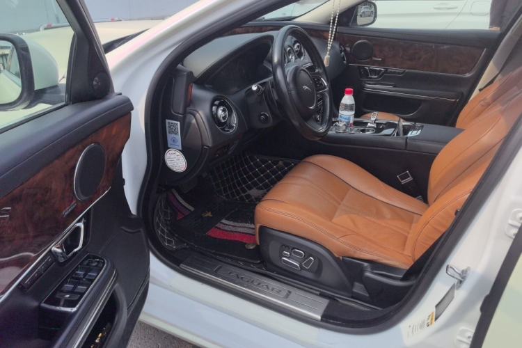 Used Jaguar XJ 2014 XJL 2.0T Two-Wheel-Drive Premium Business Edition Driver Seat