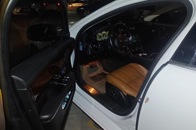Used Jaguar XJ 2014 XJL 3.0 SC Two-Wheel-Drive Panoramic Business Edition Driver Seat