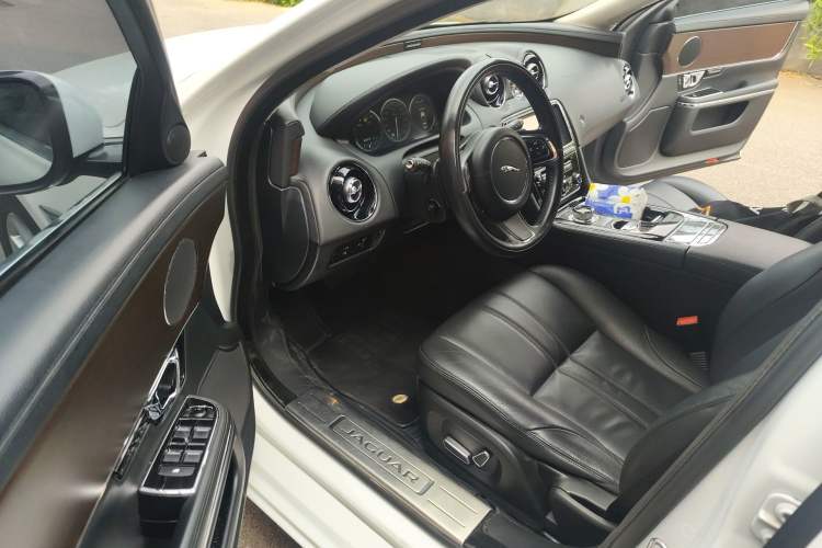 Used Jaguar XJ 2014 XJL 2.0T Two-Wheel-Drive Elegant Business Edition Driver Seat