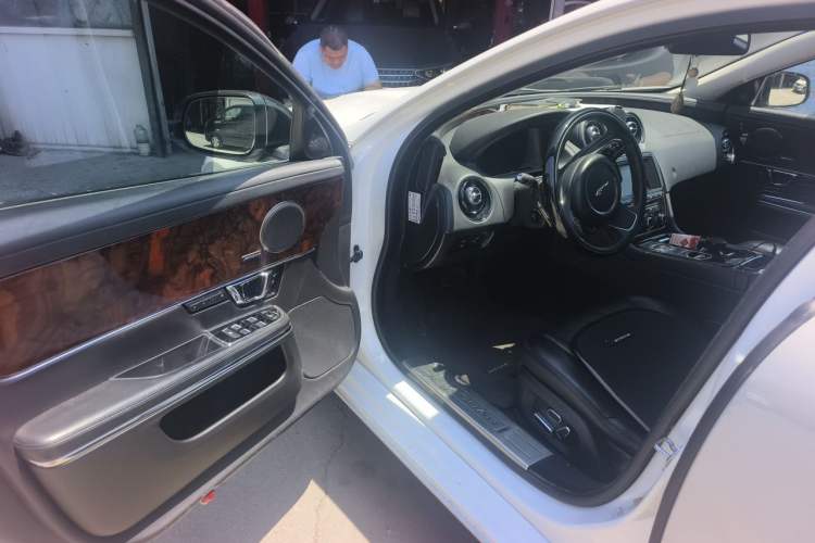 Used Jaguar XJ 2014 XJL 3.0 SC Four-Wheel Drive Panoramic Business Edition Driver Seat