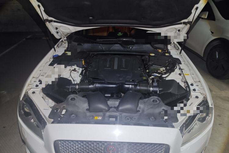 Used Jaguar XJ 2014 XJL 3.0 SC Two-Wheel-Drive Panoramic Business Edition Engine Bay