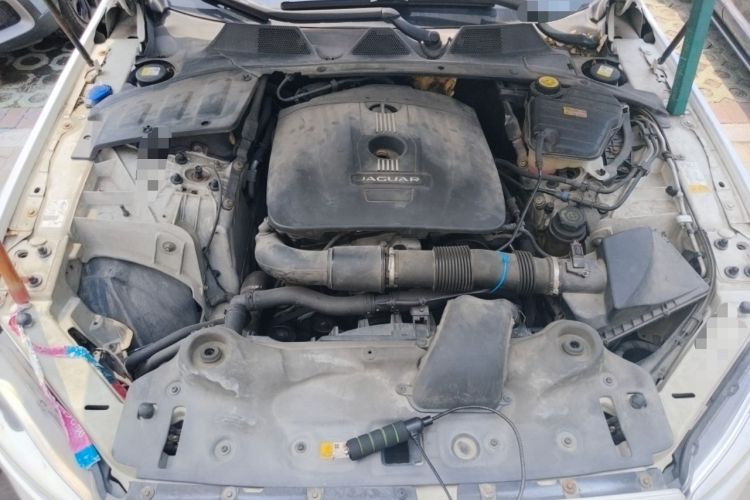 Used Jaguar XJ 2014 XJL 2.0T Two-Wheel-Drive Elegant Business Edition Engine Bay