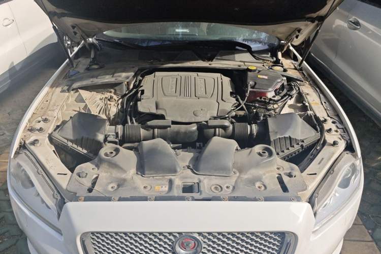 Used Jaguar XJ 2014 XJL 3.0 SC Two-Wheel-Drive Flagship Business Edition Engine Bay
