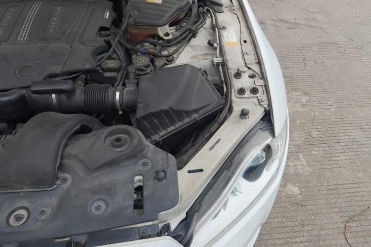 Used Jaguar XJ 2014 XJL 3.0 SC Two-Wheel-Drive Panoramic Business Edition Engine Bay Left