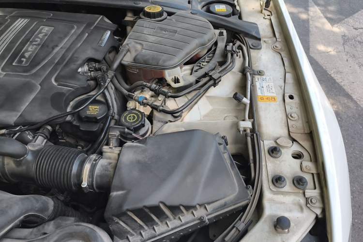Used Jaguar XJ 2014 XJL 3.0 SC Two-Wheel-Drive Panoramic Business Edition Engine Bay Left