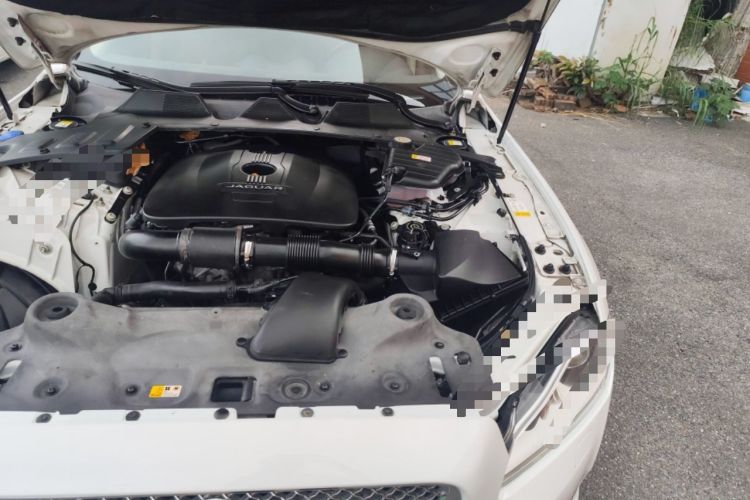 Used Jaguar XJ 2014 XJL 2.0T Two-Wheel-Drive Elegant Business Edition Engine Bay Left