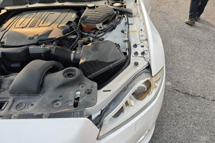Used Jaguar XJ 2014 XJL 3.0 SC Four-Wheel Drive Panoramic Business Edition Engine Bay Left