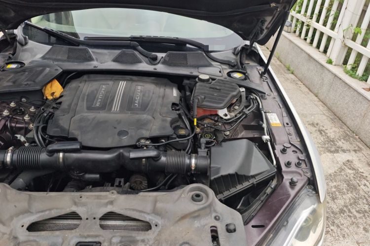 Used Jaguar XJ 2014 XJL 3.0 SC Two-Wheel-Drive Panoramic Business Edition Engine Bay Left
