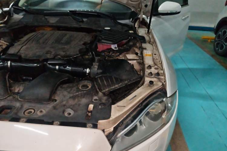 Used Jaguar XJ 2014 XJL 3.0 SC Two-Wheel-Drive Panoramic Business Edition Engine Bay Left