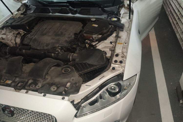 Used Jaguar XJ 2014 XJL 3.0 SC Two-Wheel-Drive Panoramic Business Edition Engine Bay Left