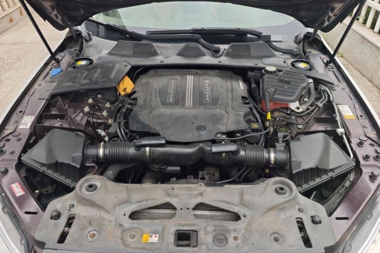 Used Jaguar XJ 2014 XJL 3.0 SC Two-Wheel-Drive Panoramic Business Edition Engine Bay