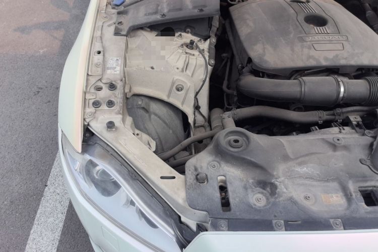 Used Jaguar XJ 2014 XJL 2.0T Two-Wheel-Drive Premium Business Edition Engine Bay Right