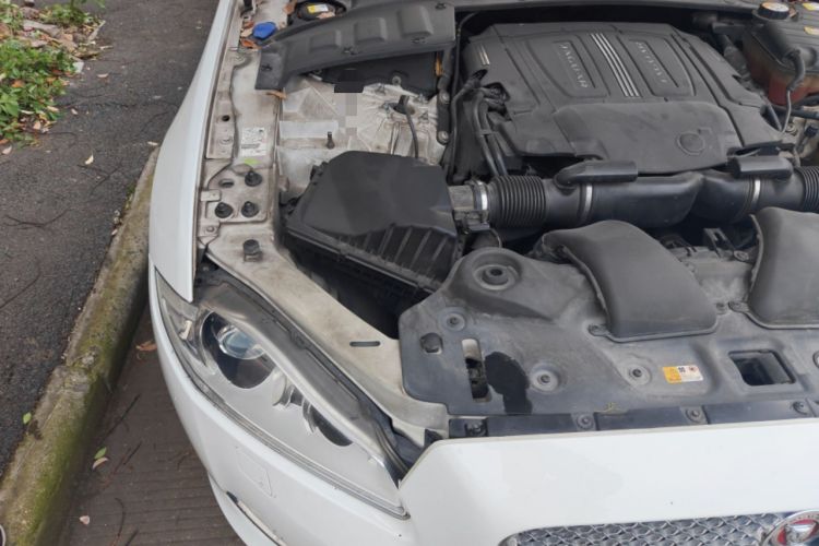 Used Jaguar XJ 2014 XJL 3.0 SC Two-Wheel-Drive Panoramic Business Edition Engine Bay Right