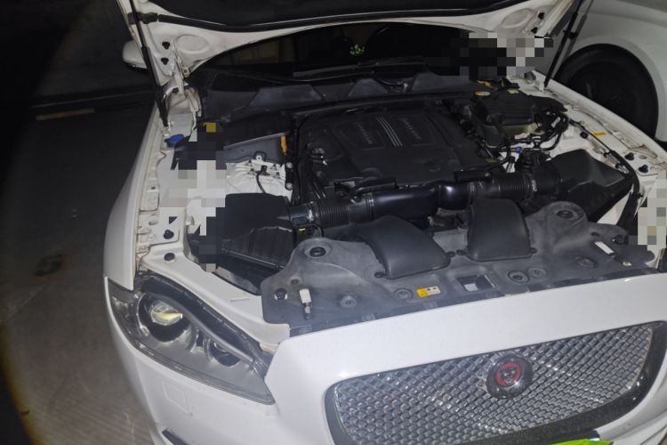 Used Jaguar XJ 2014 XJL 3.0 SC Two-Wheel-Drive Panoramic Business Edition Engine Bay Right