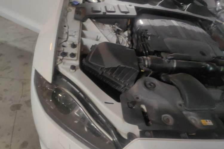 Used Jaguar XJ 2014 XJL 3.0 SC Two-Wheel-Drive Panoramic Business Edition Engine Bay Right