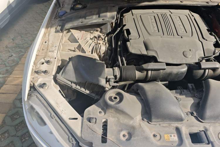 Used Jaguar XJ 2014 XJL 3.0 SC Two-Wheel-Drive Flagship Business Edition Engine Bay Right