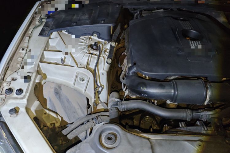 Used Jaguar XJ 2014 XJL 2.0T Two-Wheel-Drive Elegant Business Edition Engine Bay Right