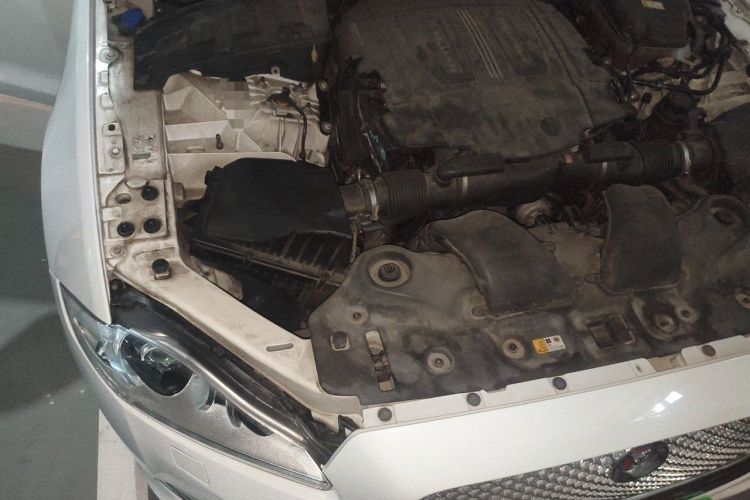 Used Jaguar XJ 2014 XJL 3.0 SC Two-Wheel-Drive Panoramic Business Edition Engine Bay Right