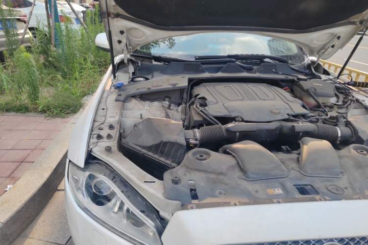 Used Jaguar XJ 2014 XJL 3.0 SC Four-Wheel Drive Prestige Business Edition Engine Bay Right