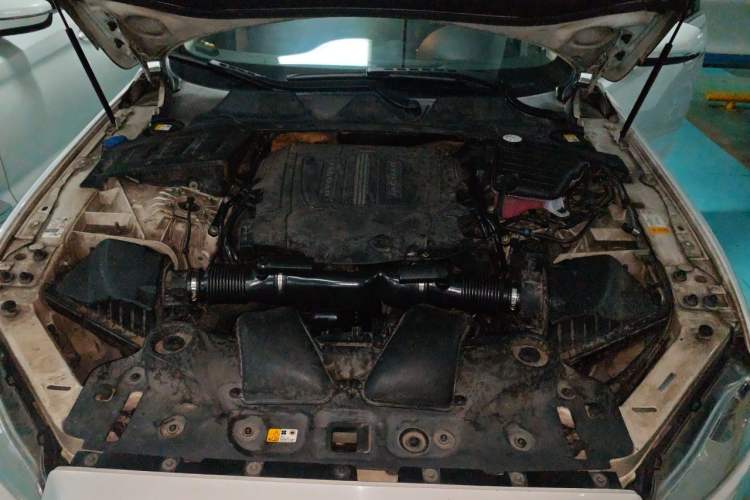 Used Jaguar XJ 2014 XJL 3.0 SC Two-Wheel-Drive Panoramic Business Edition Engine Bay