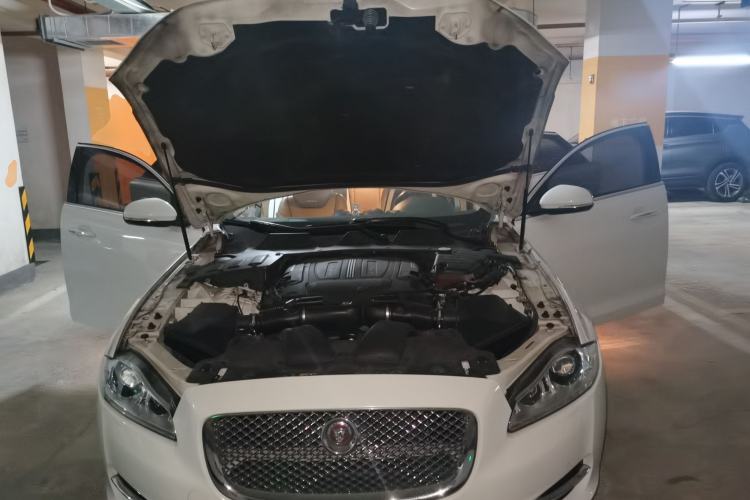 Used Jaguar XJ 2014 XJL 3.0 SC Four-Wheel Drive Panoramic Business Edition Engine Bay