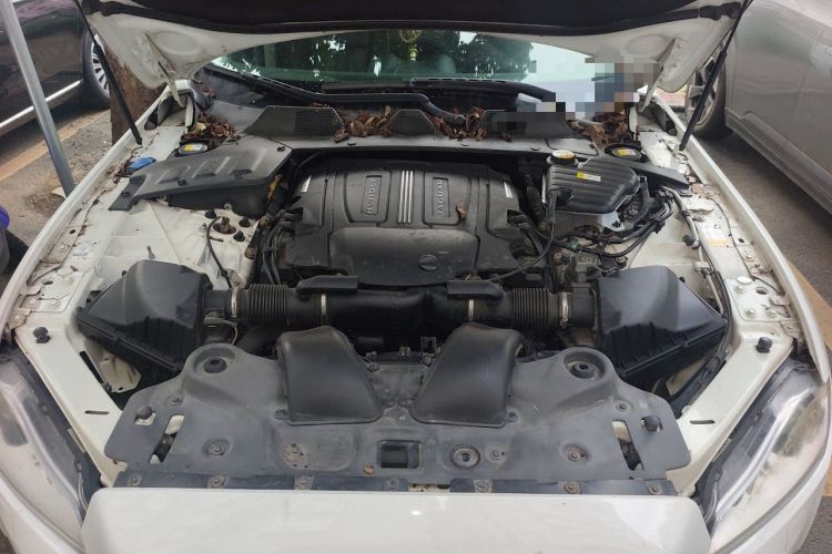 Used Jaguar XJ 2014 XJL 3.0 SC Two-Wheel-Drive Panoramic Business Edition Engine Bay
