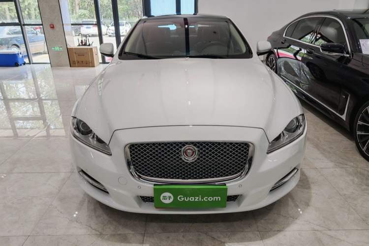 Used Jaguar XJ 2014 XJL 2.0T Two-Wheel-Drive Elegant Business Edition Exterior 1