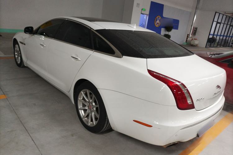 Used Jaguar XJ 2014 XJL 2.0T Two-Wheel-Drive Elegant Business Edition Exterior 2