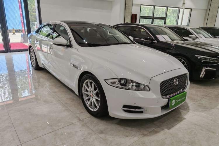 Used Jaguar XJ 2014 XJL 2.0T Two-Wheel-Drive Elegant Business Edition Exterior 2