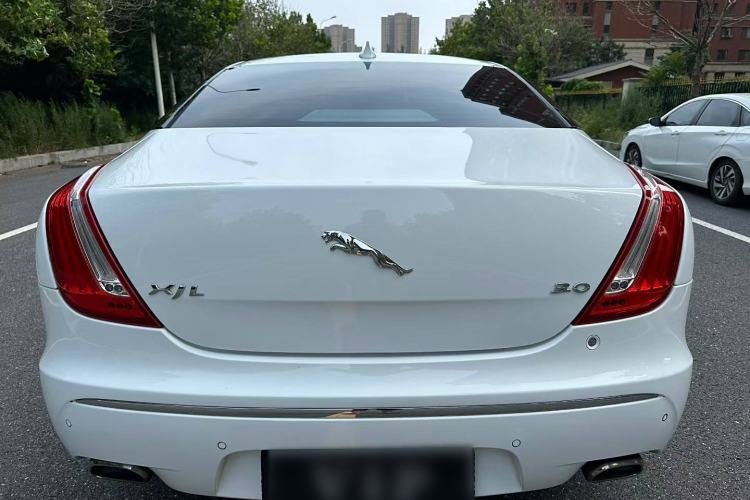 Used Jaguar XJ 2014 XJL 2.0T Two-Wheel-Drive Elegant Business Edition Exterior 5