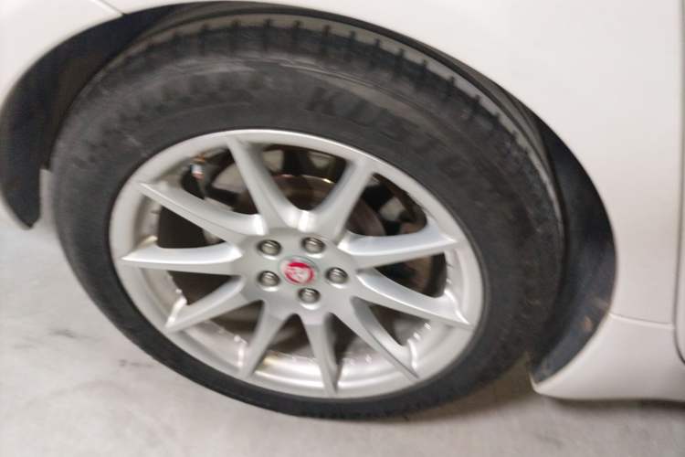 Used Jaguar XJ 2014 XJL 2.0T Two-Wheel-Drive Elegant Business Edition Exterior 5