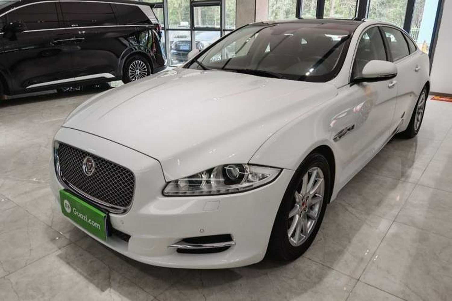 Used Jaguar XJ 2014 XJL 2.0T Two-Wheel-Drive Elegant Business Edition Front Left 45 Deg
