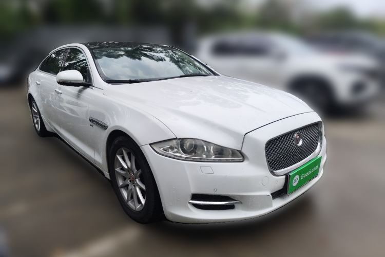 Used Jaguar XJ 2014 XJL 3.0 SC Two-Wheel-Drive Panoramic Business Edition Front Right 45 Deg
