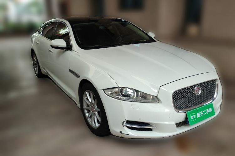 Used Jaguar XJ 2014 XJL 2.0T Two-Wheel-Drive Elegant Business Edition Front Right 45 Deg