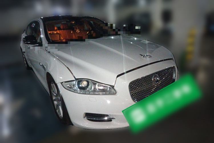 Used Jaguar XJ 2014 XJL 3.0 SC Two-Wheel-Drive Panoramic Business Edition Front Right 45 Deg