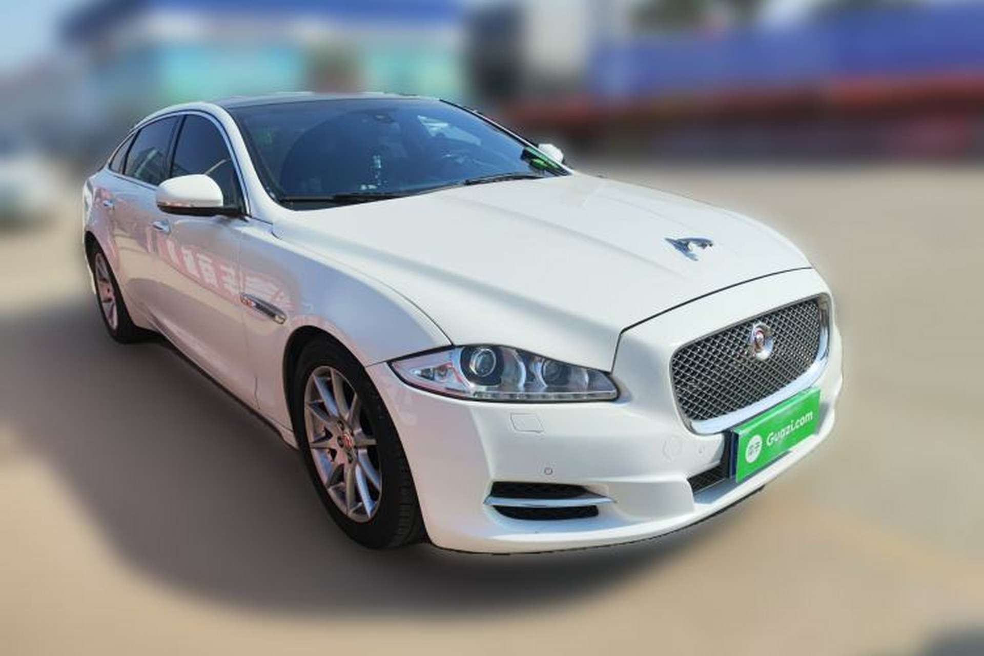 Used Jaguar XJ 2014 XJL 2.0T Two-Wheel-Drive Elegant Business Edition Front Right 45 Deg