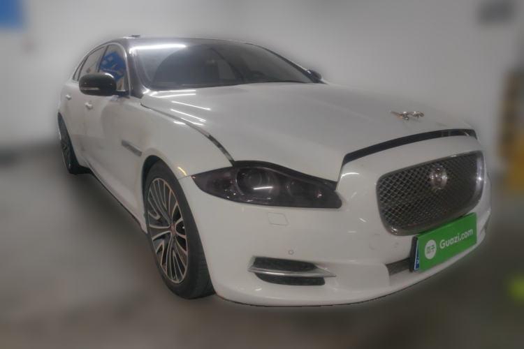 Used Jaguar XJ 2014 XJL 3.0 SC Two-Wheel-Drive Panoramic Business Edition Front Right 45 Deg