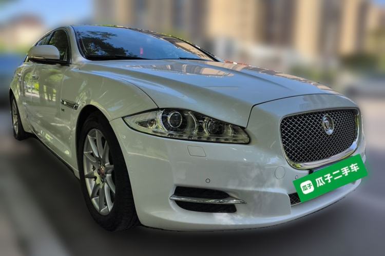 Used Jaguar XJ 2014 XJL 3.0 SC Two-Wheel-Drive Panoramic Business Edition Front Right 45 Deg